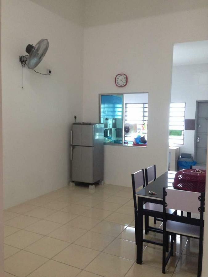 Nuha Homestay Seri Iskandar Eksteriør bilde